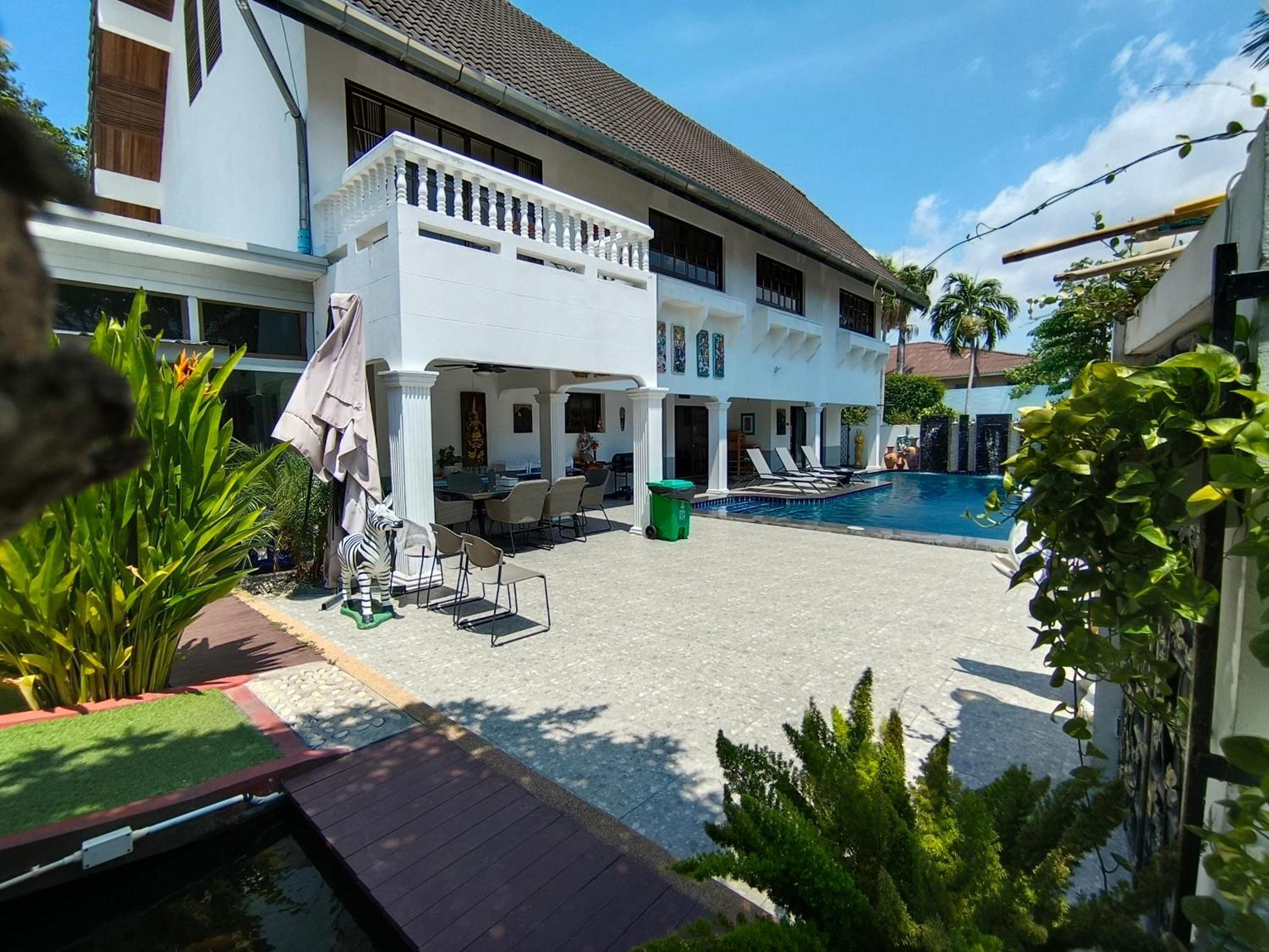 Villa Wan Wan พูลวิลล่า พัทยา Nong Prue